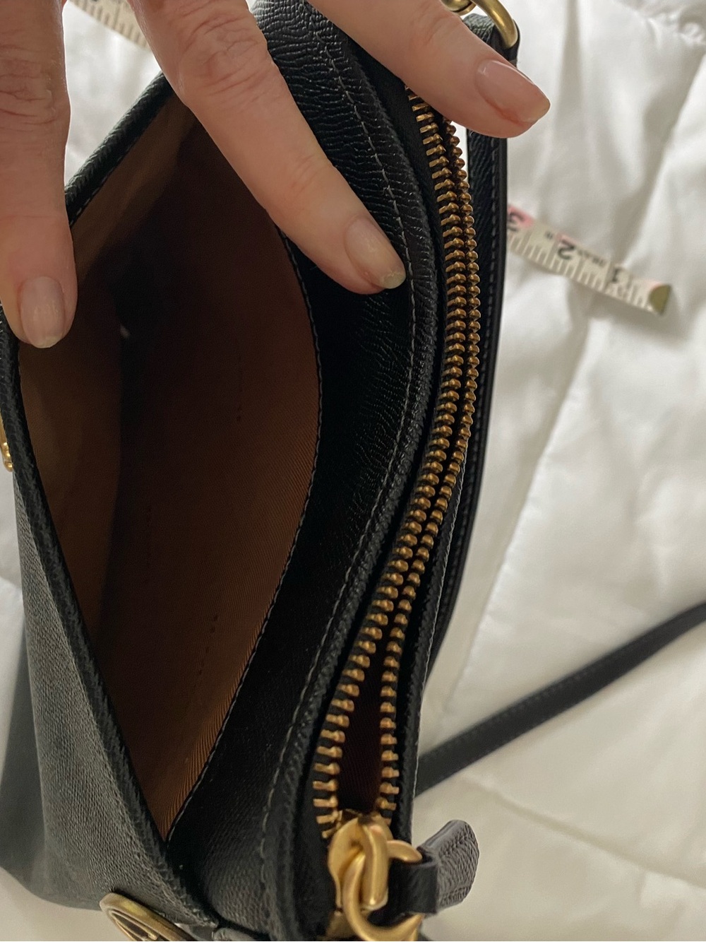 COACH black leather crossbody - Picture 4 of 7